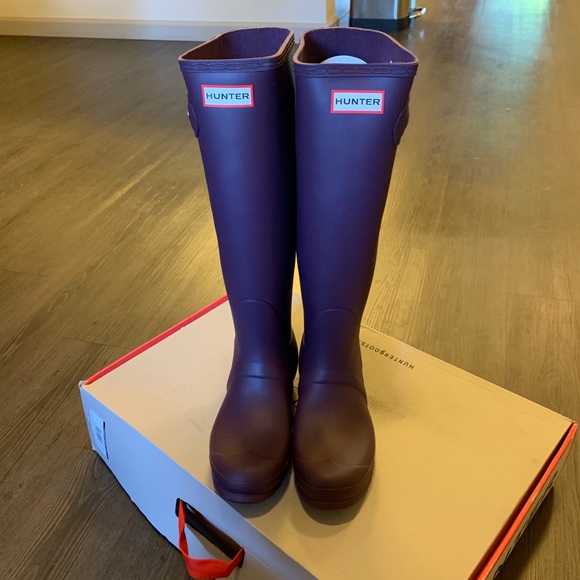 hunter boots black grape